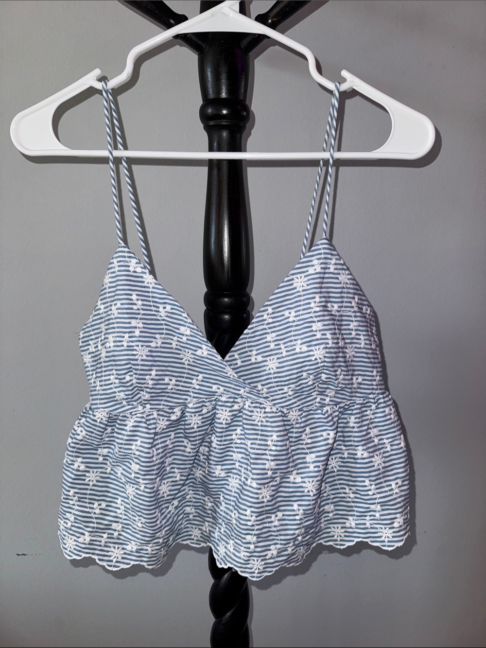Women's Blue & White Striped Floral Eyelet Cami Top 1.T